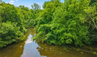 619 Portage Lakes Dr, Akron, OH 44319