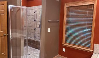 129 Riverview Dr, Anderson, MO 64831