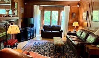 203 Randwood Dr, Amherst, NY 14068