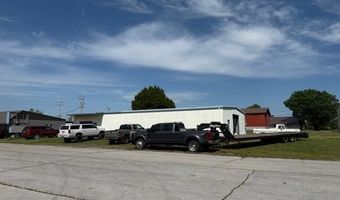 522 Sycamore Ave, Aurora, MO 65605