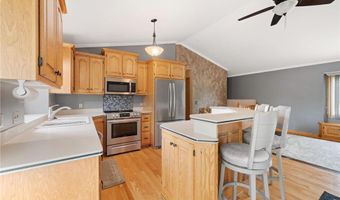 550 Mckinley St, Anoka, MN 55303