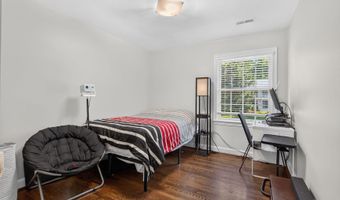 6720 NEWBOLD Dr, Bethesda, MD 20817