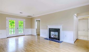 70 Turner St, Warwick, RI 02886