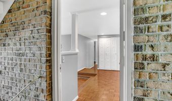 1 SILVERWOOD Cir 8, Annapolis, MD 21403