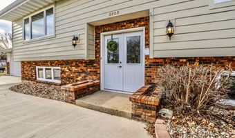 2203 N STATE St, Aberdeen, SD 57401