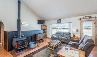 5 MARK Cir, Boulder, WY 82923