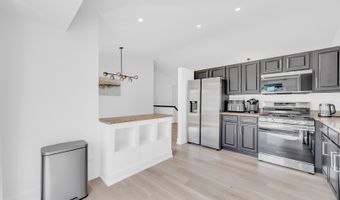 235 Aberdeen Dr, Algonquin, IL 60102