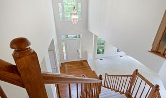 10604 MAPLECREST Ln, Potomac, MD 20854