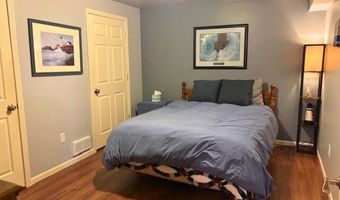 3167 LAKEVIEW Dr, Suamico, WI 54173