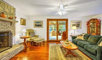 55 Whisper Ln, North Kingstown, RI 02852