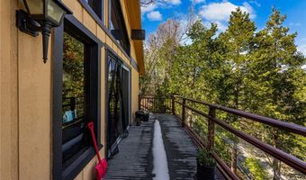 24333 Horst Dr, Crestline, CA 92325