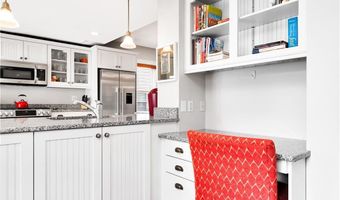 82 Sefton Dr, Cranston, RI 02905