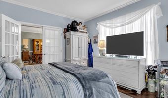 7 Woodlake Ct, Barnegat, NJ 08005