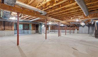 7 Foxwood Dr, Lincoln, RI 02865