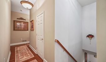 28 Pond View Cir, Barnegat, NJ 08005