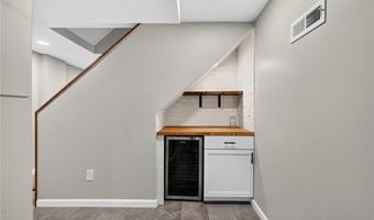 954 Chartrand Dr, Ballwin, MO 63011
