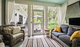 9 Bajala Dr E, Beaufort, SC 29907