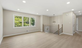 60 Woodland Rd, Bayville, NJ 08721