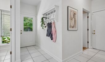 9100 ALDERSHOT Dr, Bethesda, MD 20817