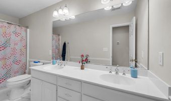 429 Waterford Point Dr, Boiling Springs, SC 29316