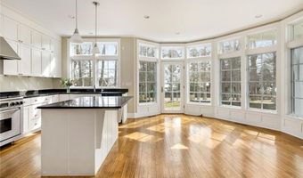 9 Ocean Lawn Ln, Newport, RI 02840