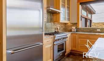 21 Tailwinds Dr, Cody, WY 82414