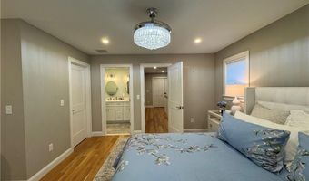 25 Franklin Rd 1, East Greenwich, RI 02818