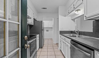 4624 Parkoaks Dr #6, Baton Rouge, LA 70816