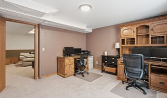 2025 W HARVEST Dr, Appleton, WI 54914