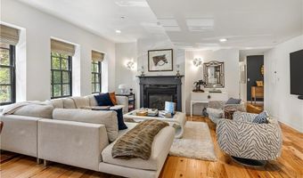 27 High St 2, Newport, RI 02840