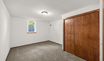 2805 NW Park Ln, Ankeny, IA 50023