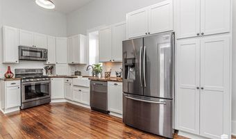 217 W 1st St, Abilene, KS 67410