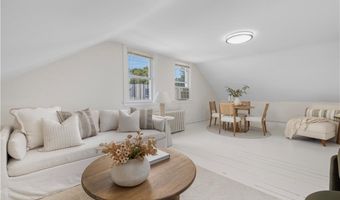 27 Dean Ave 3, Newport, RI 02840