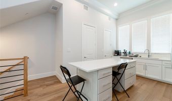 4094 Runyon Rd, Addison, TX 75001