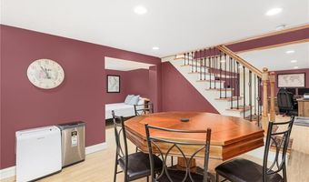 7 Jencks Rd, Cumberland, RI 02864