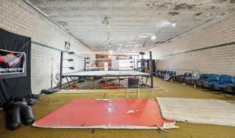 6105 Vine St, Cincinnati, OH 45216