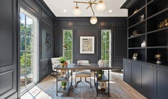 3556 N VALLEY St, Arlington, VA 22207