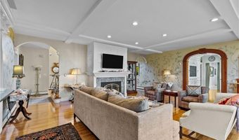 33 Courageous Cir, Bristol, RI 02809