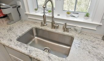 3 Susan Valley Ter, Alloway, NJ 07462