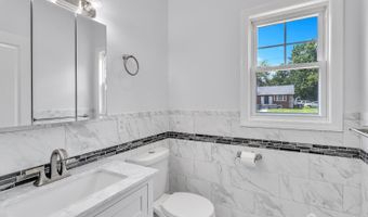 65 Bayview St, Aberdeen, NJ 07721