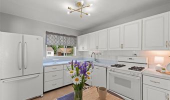 8225 Marvale Ln, Affton, MO 63123