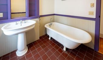 25 S Main St, Belchertown, MA 01007