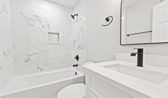 7120 Bienville Dr, Biloxi, MS 39532