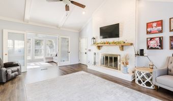 208 Edgewood Dr, Americus, GA 31709