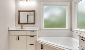 27 Brierfield Ln, Bella Vista, AR 72714