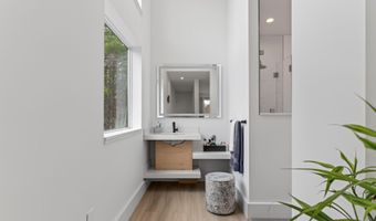 672 Danville Corner Rd, Auburn, ME 04210
