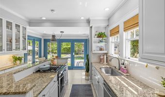 1726 The Plz, Charlotte, NC 28205