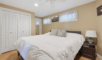 213 Seaside Dr, Jamestown, RI 02835