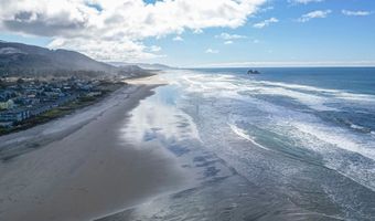 300 N PACIFIC St 37, Rockaway Beach, OR 97136