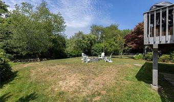 21 Overlook Ave, Charlestown, RI 02813